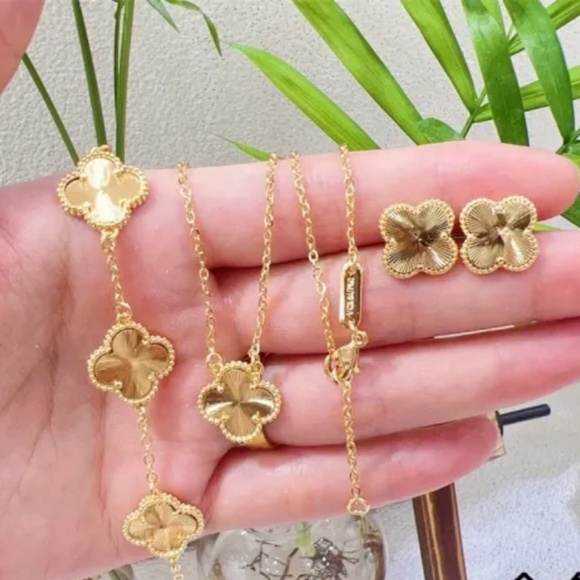 18K Gold Alhambra Clover Set, Necklace, Bracelet & Earrings - Picture 1 of 5